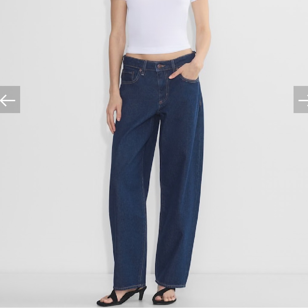 Women’s Dark Wash Mid-Rise Straight Leg Jeans